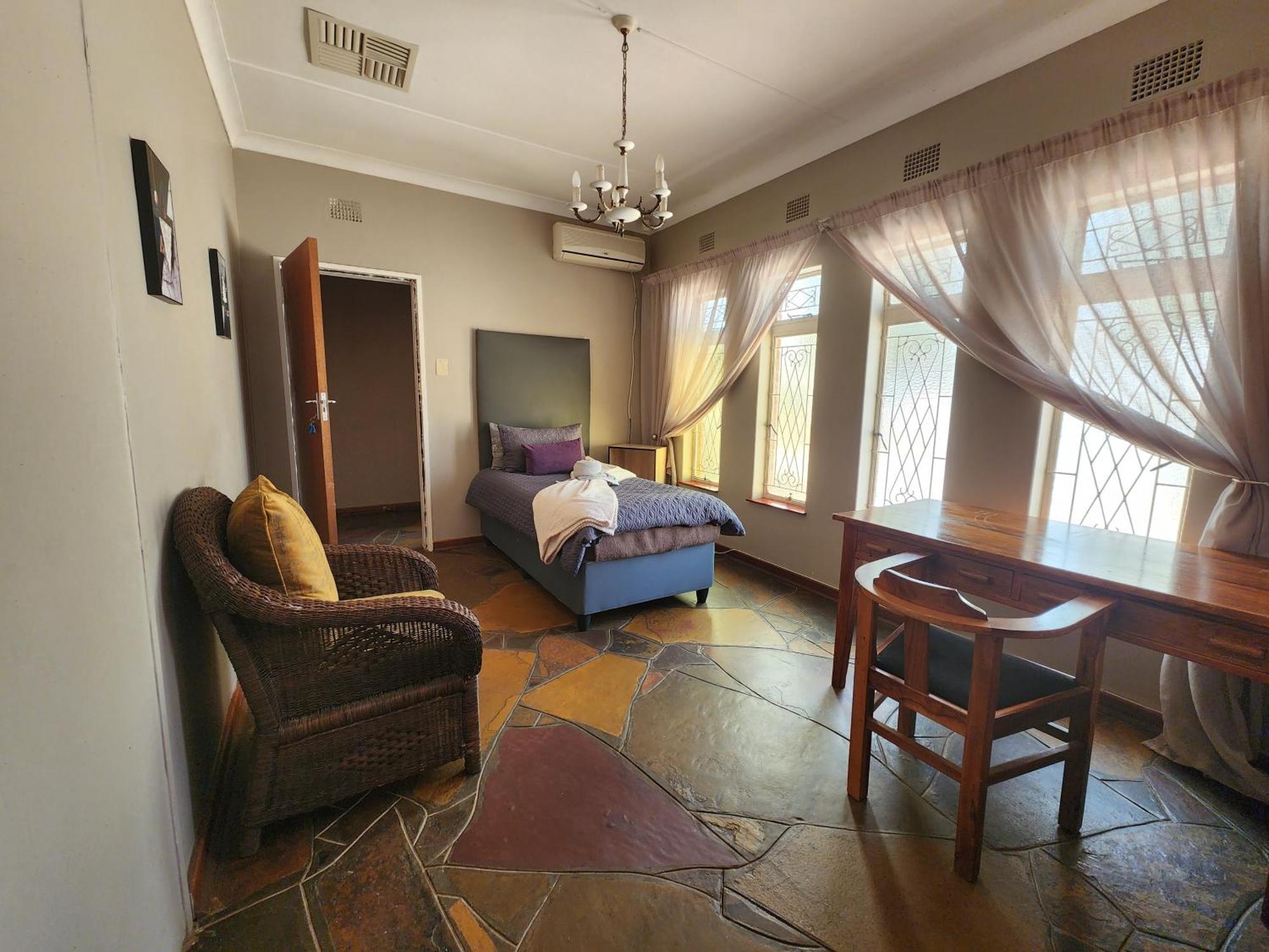 Midway Overnight Rooms Kimberley Pokoj fotografie